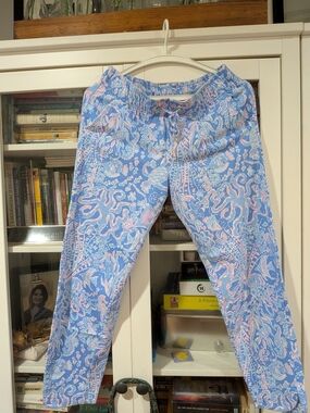 Lilly Pulitzer Blue and Light Pink Floral-Print Cropped Jeans